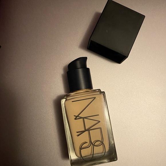 NARS Other - NARS Light Reflecting Foundation - shade Siberia